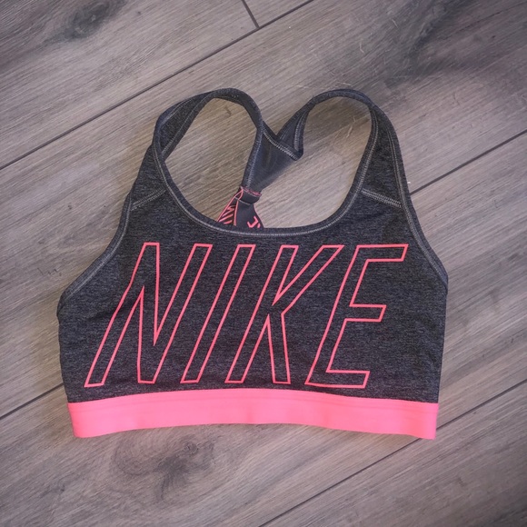 nike sports bra - Picture 1 of 2